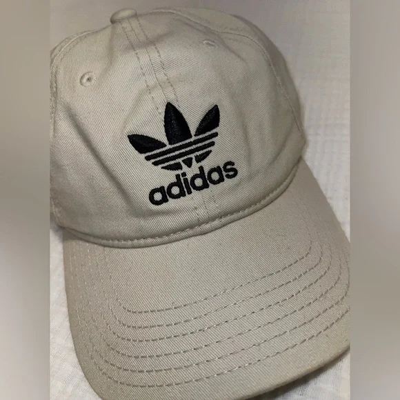 SOLD - Adidas Black and Cream Cap - Picture 5 of 10